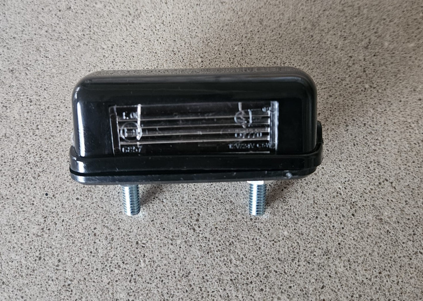 fanalino illumina targa